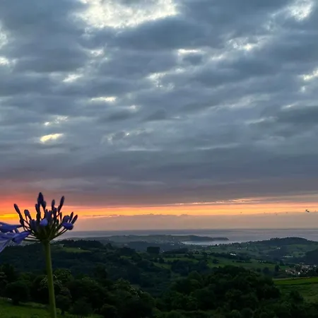 El Balcon De Oyambre - Vistas Al Mar Y Montana Canales (Cantabria)