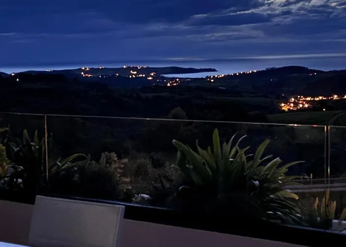 El Balcon De Oyambre - Vistas Al Mar Y Montana * Canales (Cantabria)